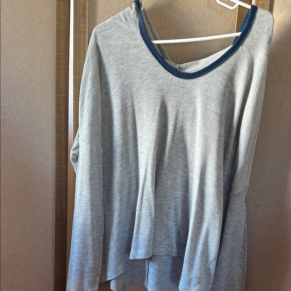 Steve Madden Other - Steve Madden Casual Gray Women's hooded sleep Top m/l